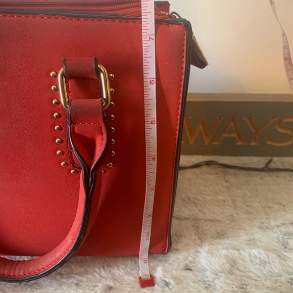 Red and black studded purse shoulder optional bag - Picture 6 of 6